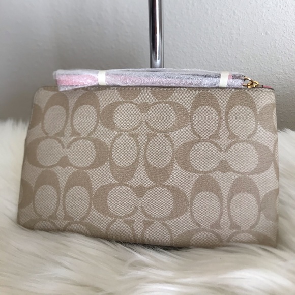 Disney X Coach Large Corner Zip Wristlet In Signature Canvas With Patches - Picture 3 of 5